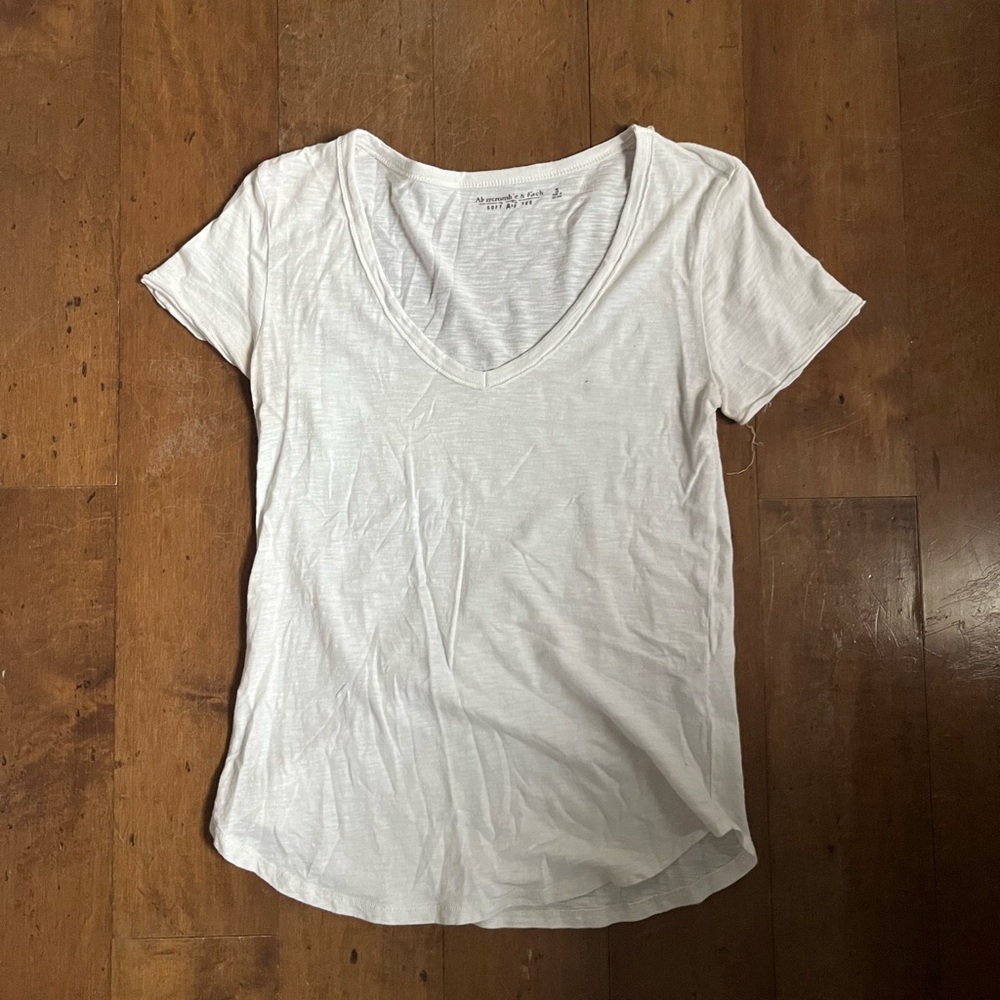 Abercrombie & Fitch White V-Neck Tee